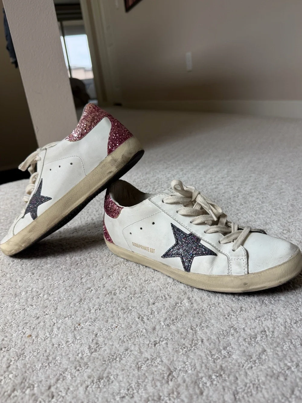 Golden Goose Superstar Distressed Glittered Sneakers ⭐️